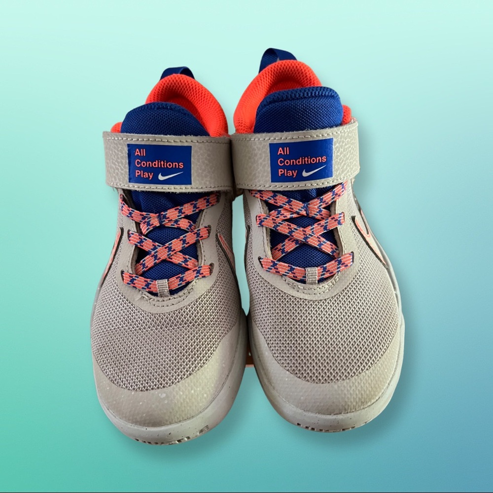 *SOLD* Nike TEAM HUSTLE D 10 BASKETBALL SHOE - KIDS' sz12